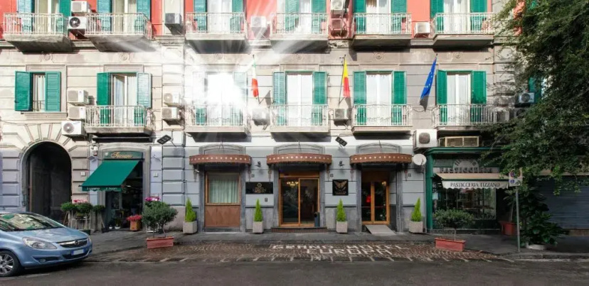 Grand Hotel Europa 3 — отель в Неаполе, Италия