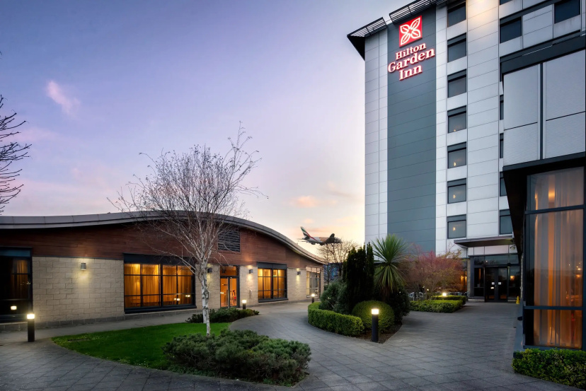 Hilton Garden Inn London Heathrow Airport — забронировать отель в Лондоне