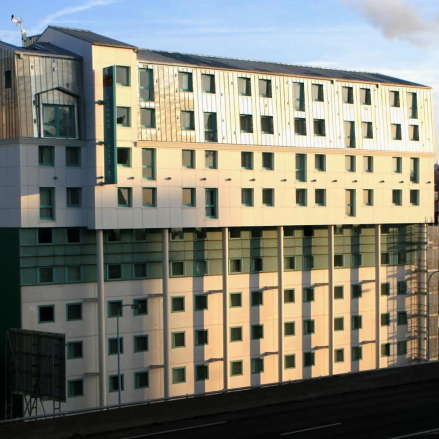 Reseda Hotel