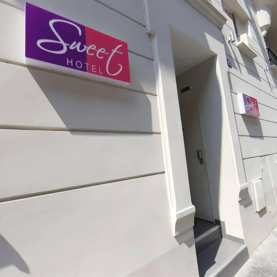 Sweet Hotel