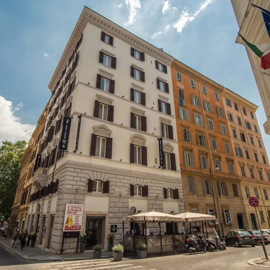 Hotel 77 Seventy-Seven