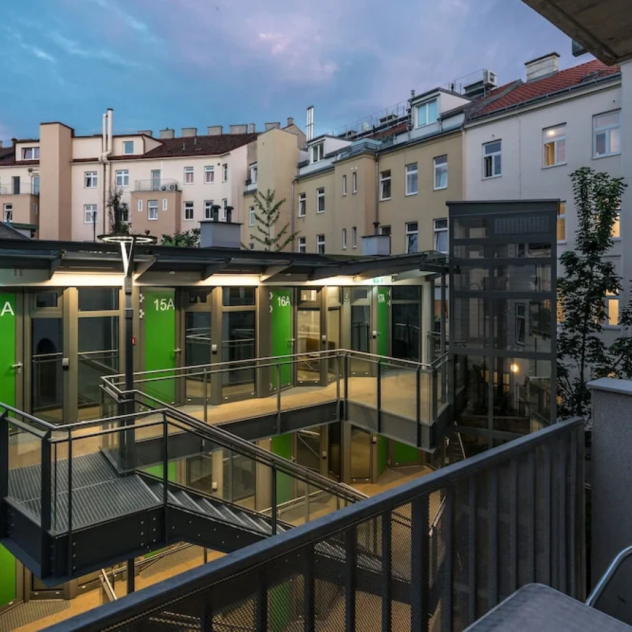 Smart Nano Living – Wien Hauptbahnhof – self check-in