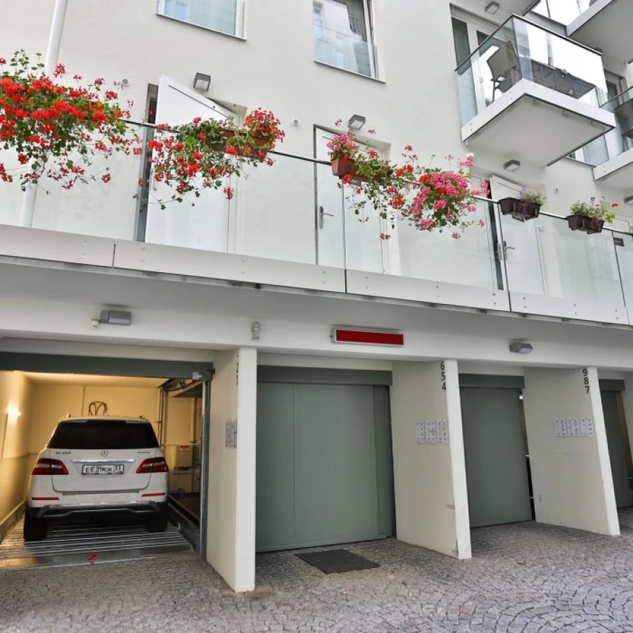 James Hotel & Apartments