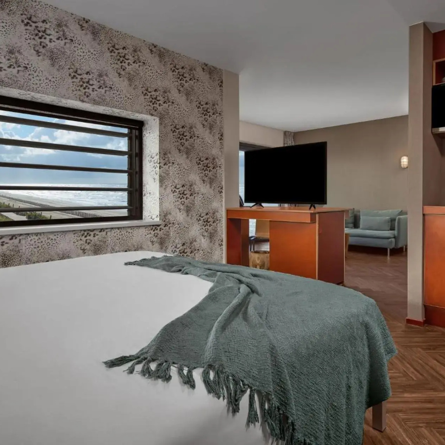 Beachhouse Hotel