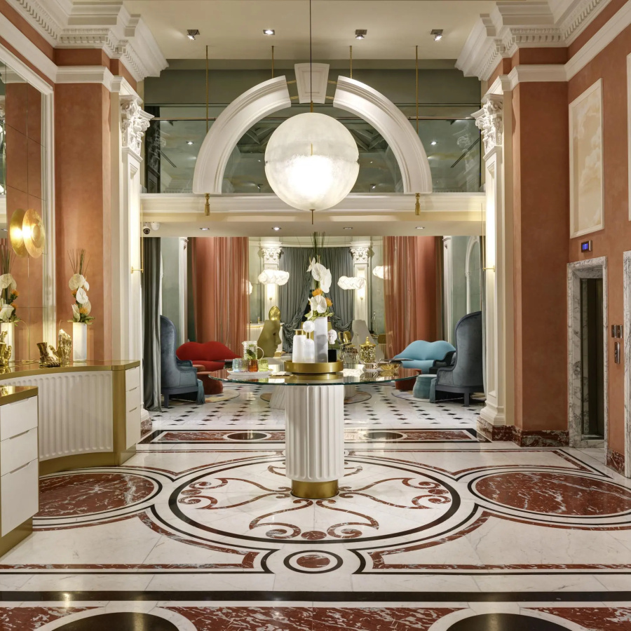 Leon’s Place Hotel
