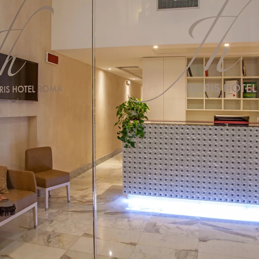 Floris Hotel