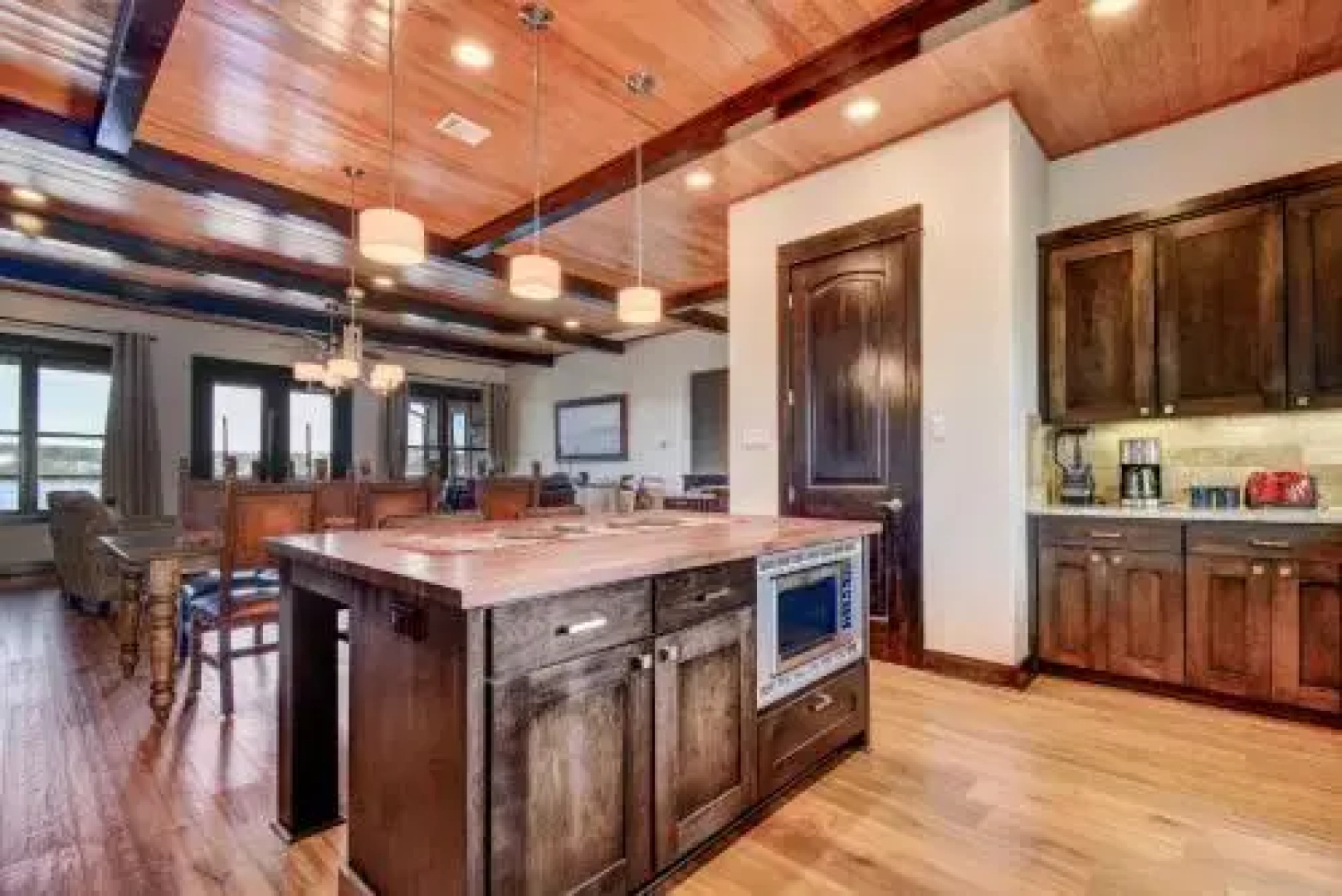 Amenities Grace Lake Travis Villa by RedAwning