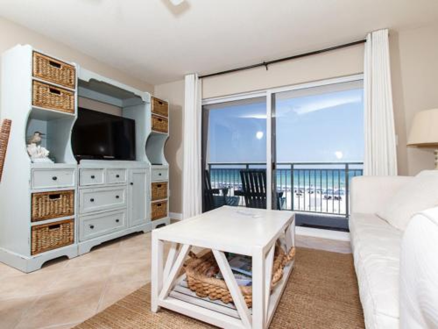 Pelican Isle 212 by RedAwning
