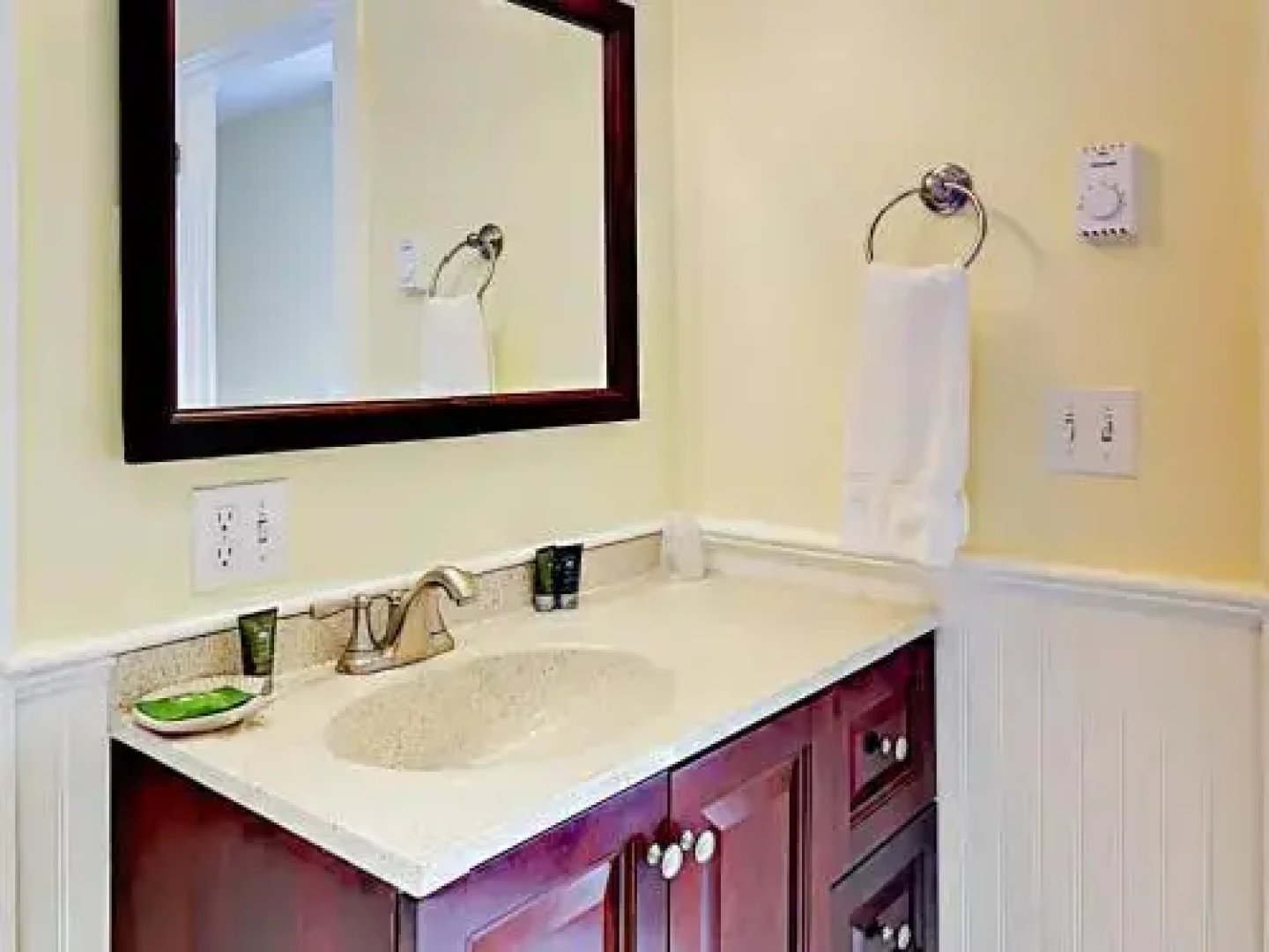 306 Eddy Rd Condo Unit 702A - 1 Br condo by RedAwning