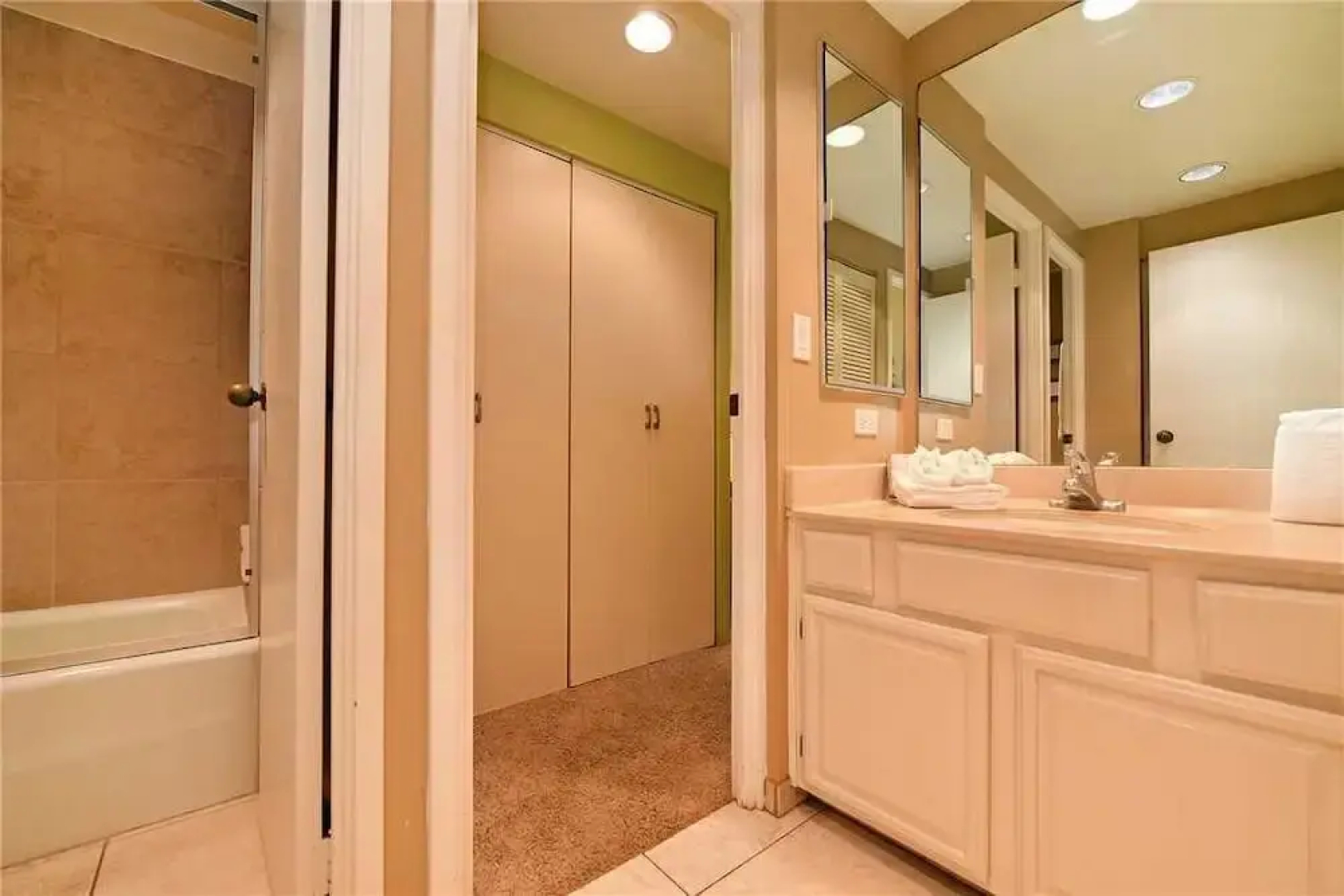 Hale Mahina #b102 1 Bedroom Condo by RedAwning