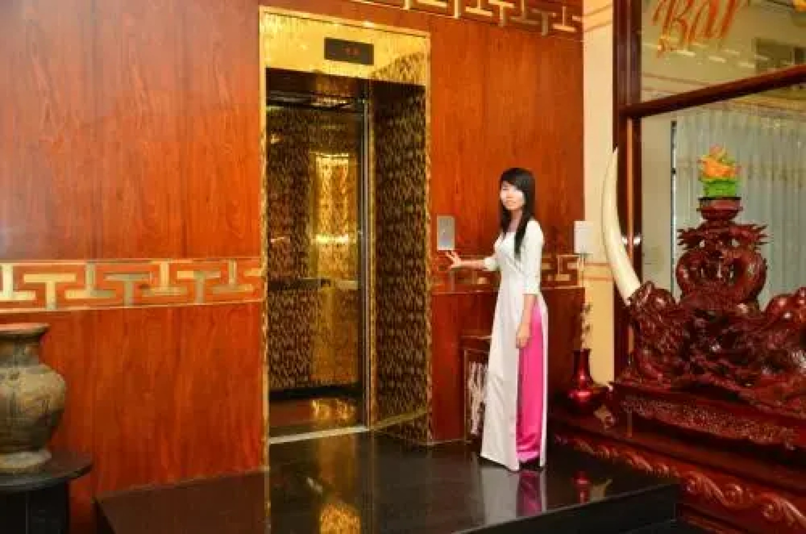 QUỐC TẾ Hotel