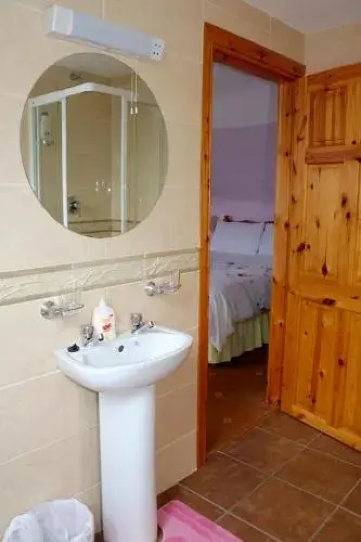 Lakemount House B&B