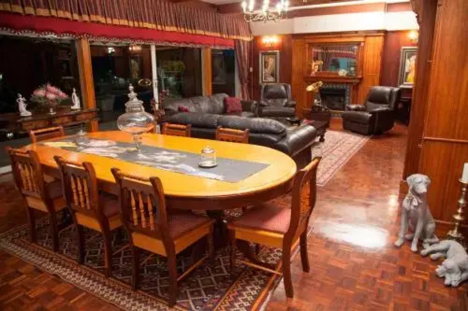 Elizabeths Manor