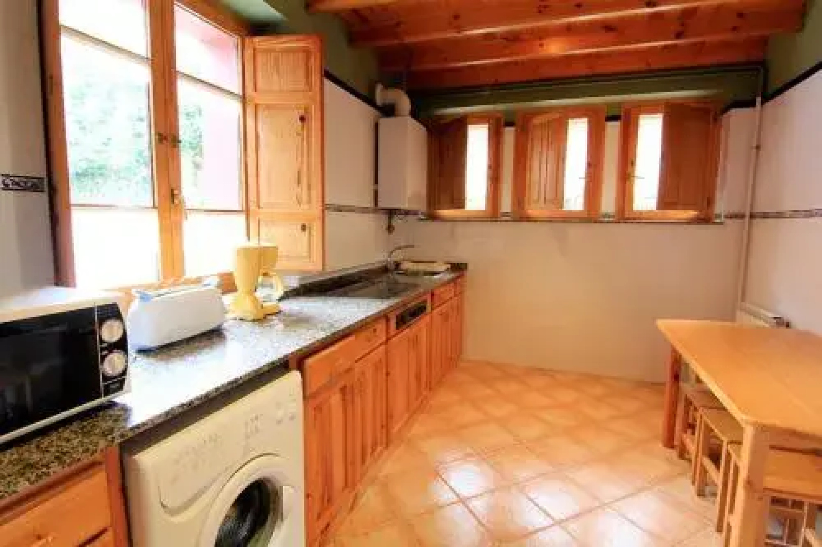 Apartamentos Rurales "Les Escueles de Collía"