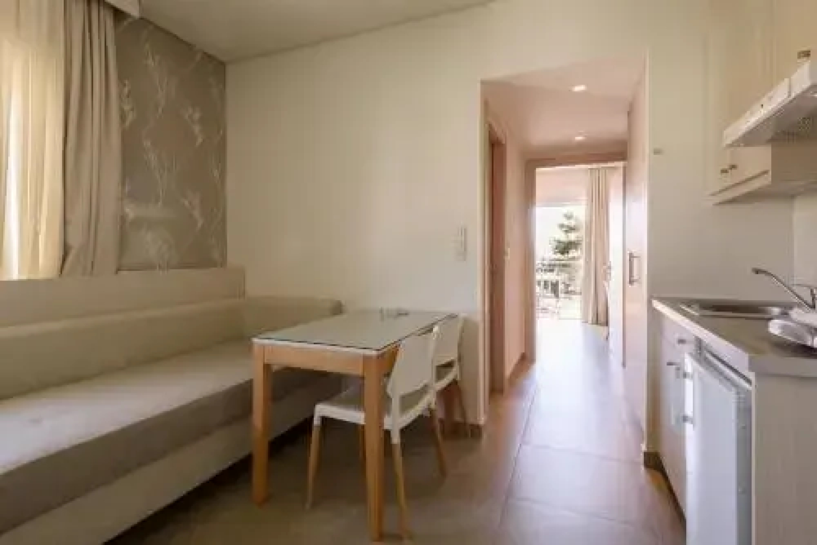 Poseidon Studios & Apartments