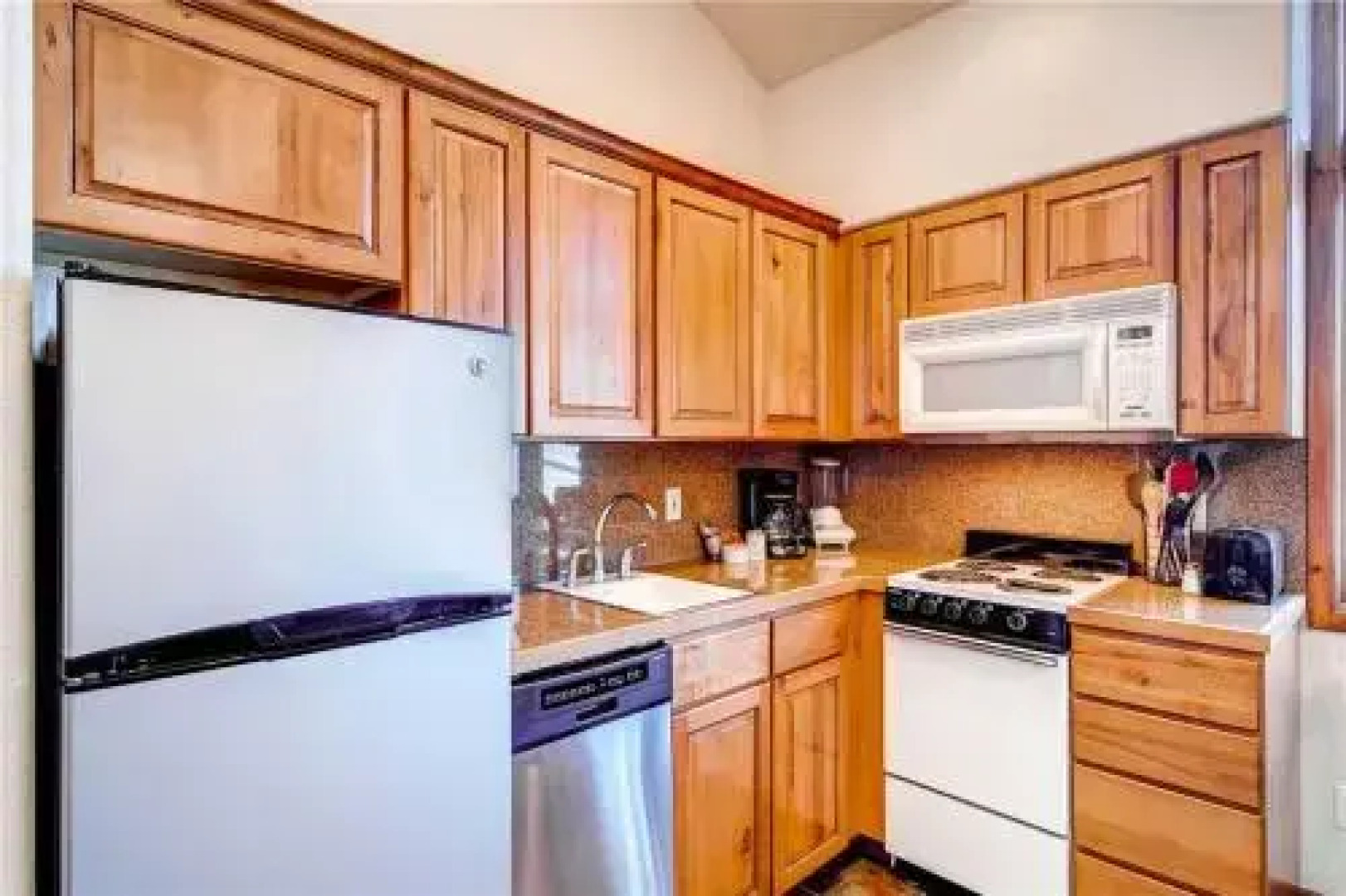 Tyra Riverbend #117 (Ski-in, Ski-out Condo)