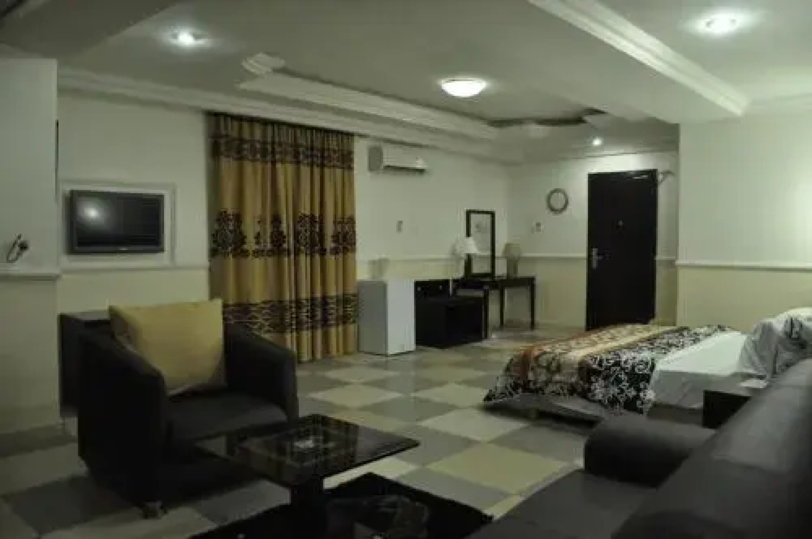 Randekhi Royal Hotel - Gold Wing