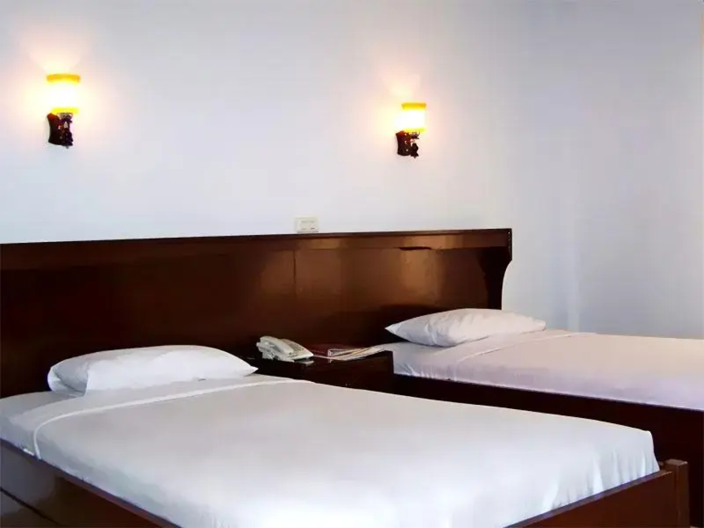 Pia Hotel