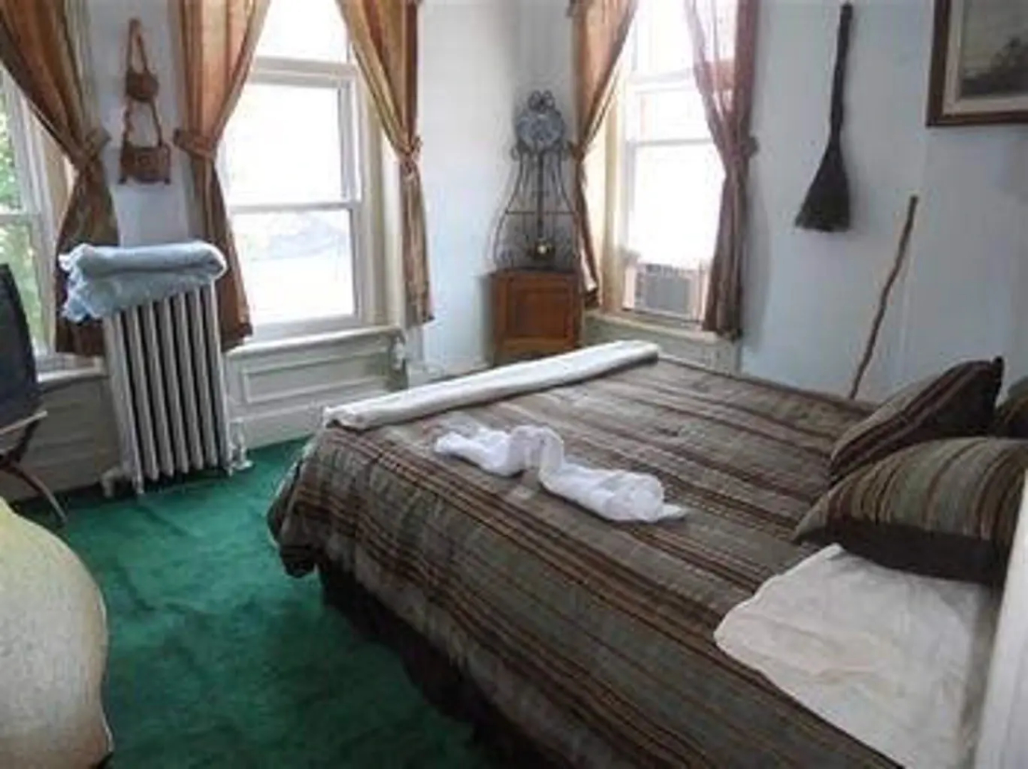 The Heritage House Inn Bed & Breakfast