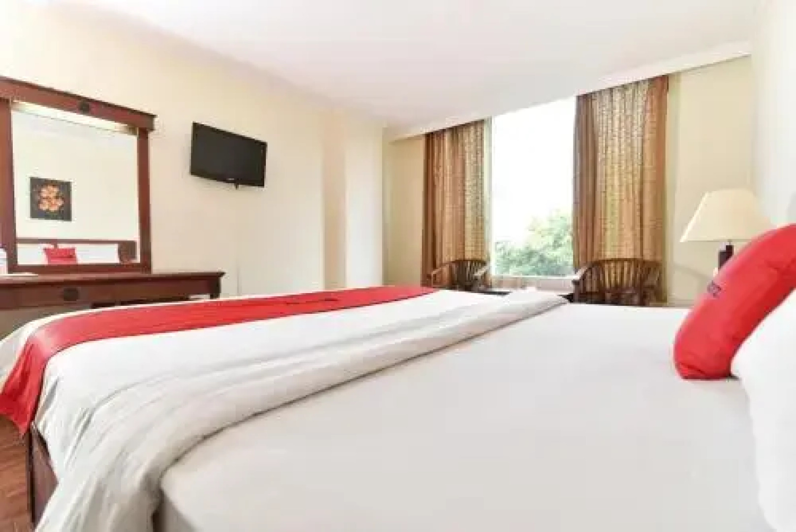 RedDoorz @ Raya Kuta