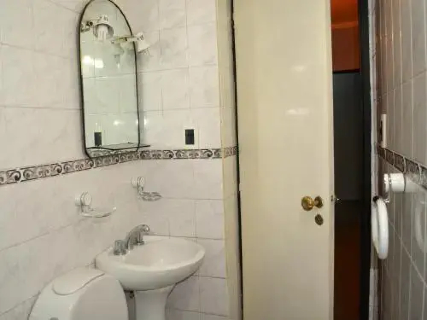 Lujan City Hotel