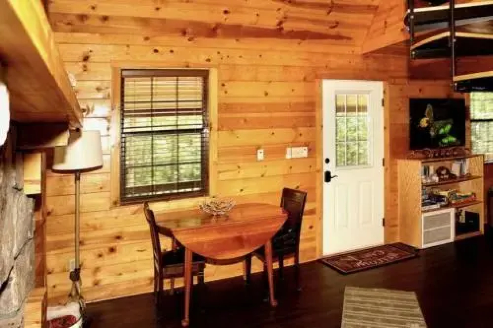 Mountain Laurel - 1 Bedrooms, 1 Baths, Sleeps 4 Cabin by RedAwning