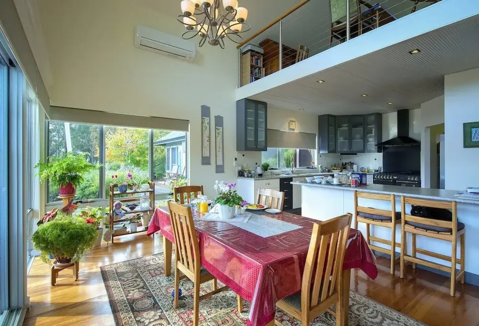 Glenelg on King Bed & Breakfast