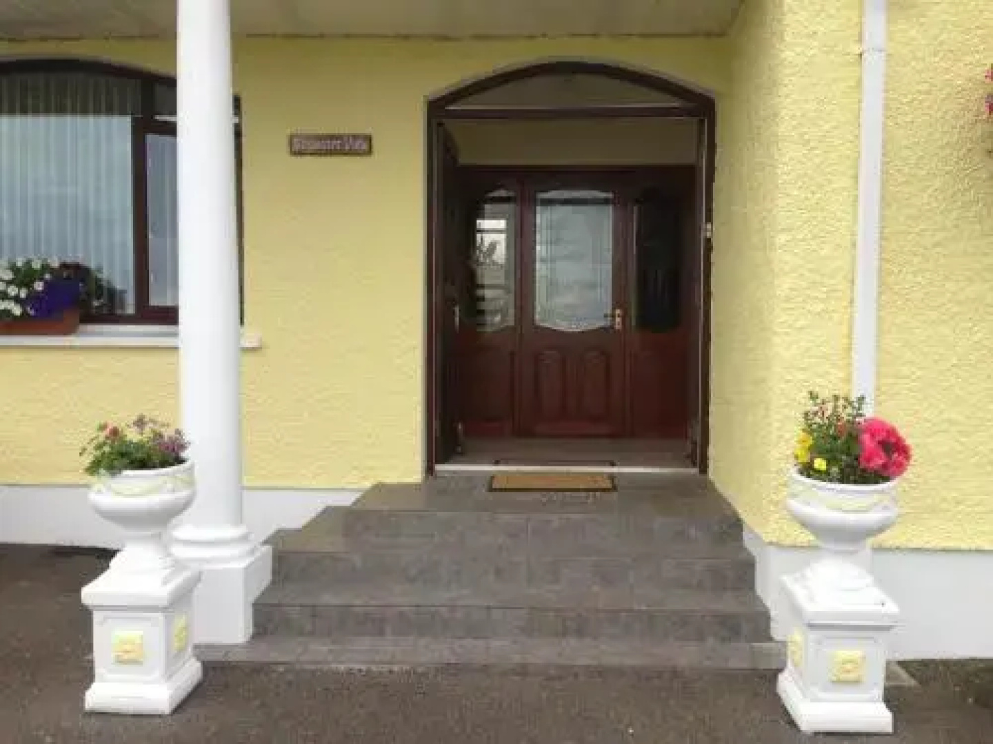 Seawater View Bed and Breakfast
