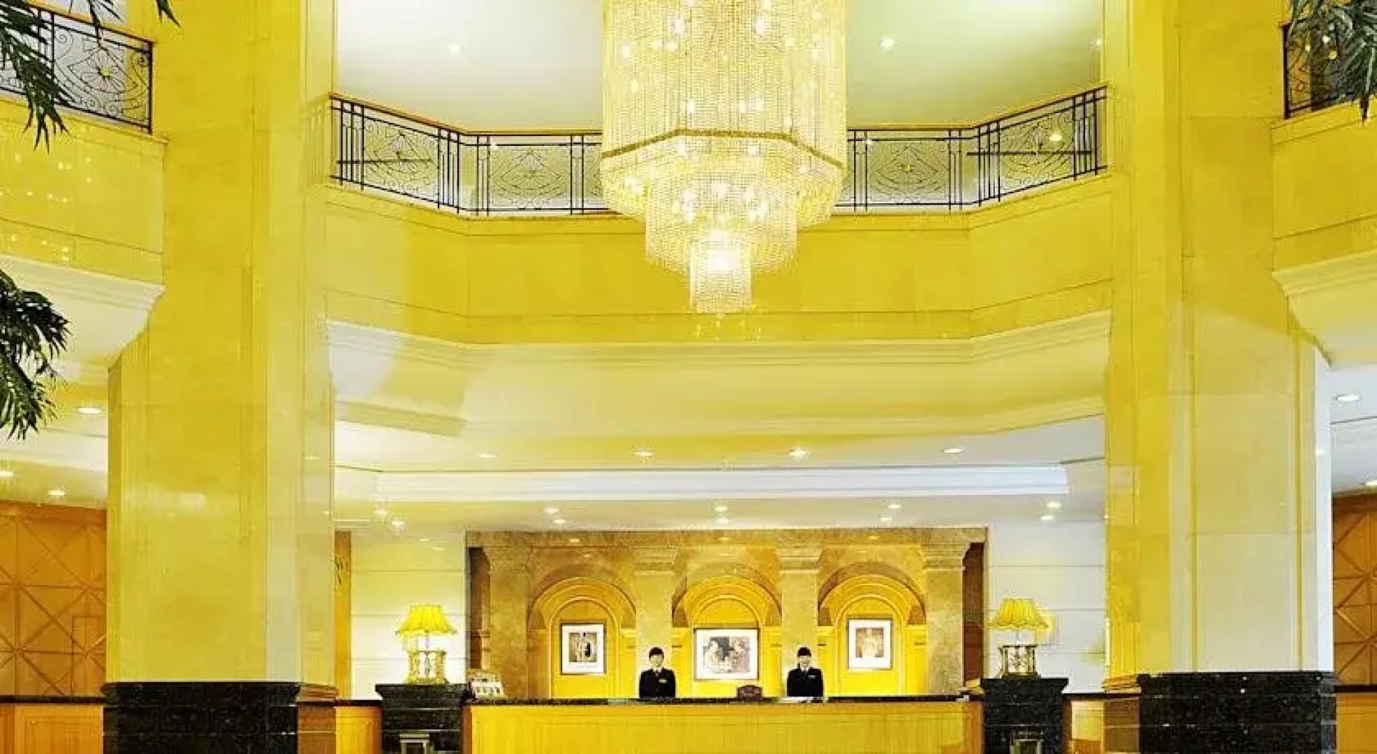 Maxcourt Hotel