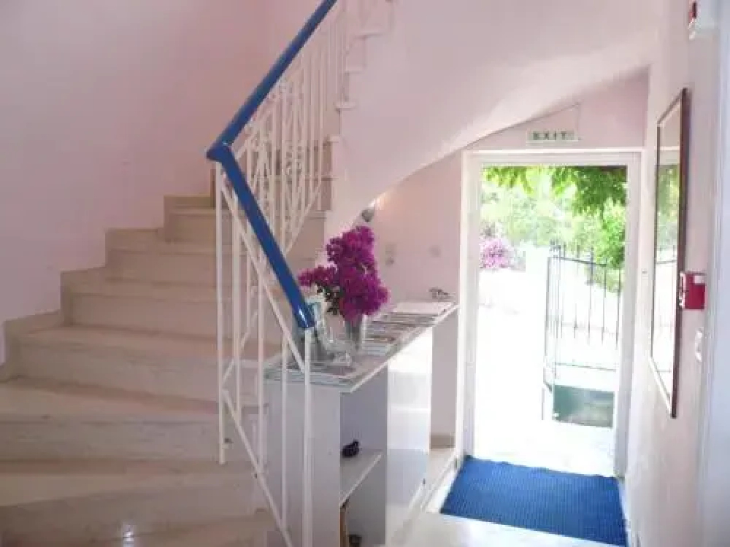 Thalis Rooms