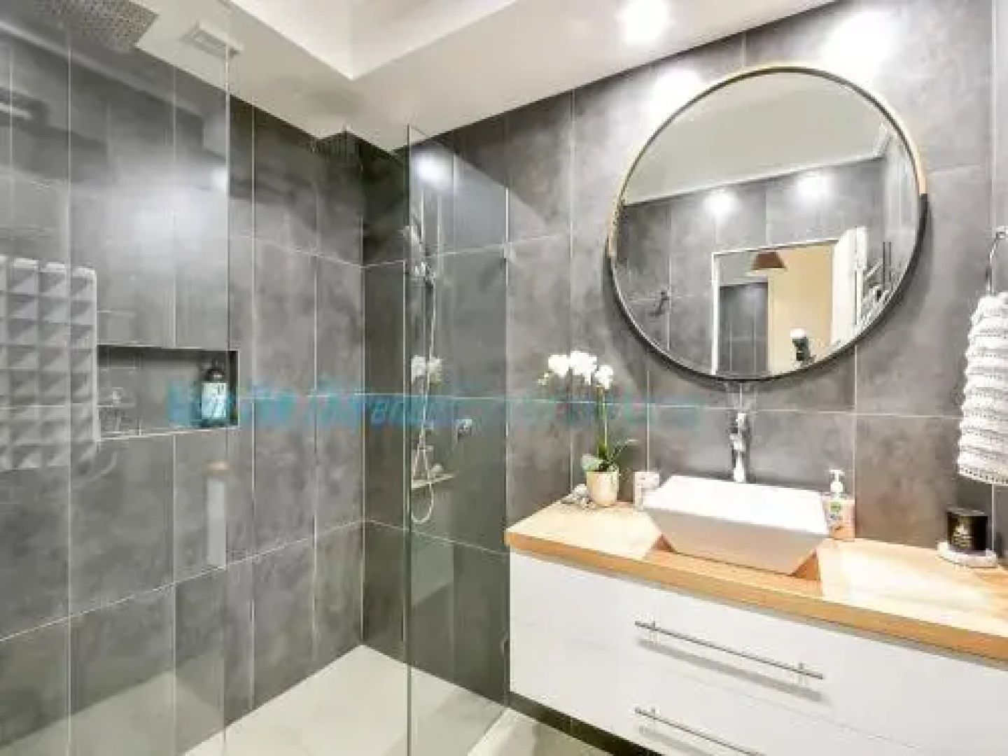 Regency Court- Absolute Beachfront
