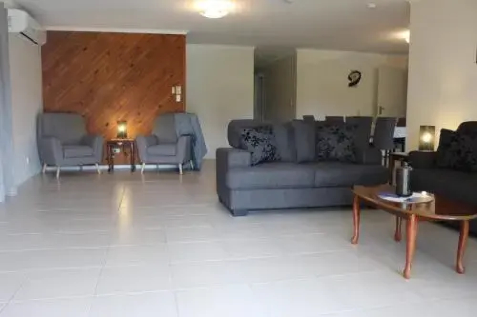 Lowset pet friendly home, with room for a boat, Palm Ave, Bongaree