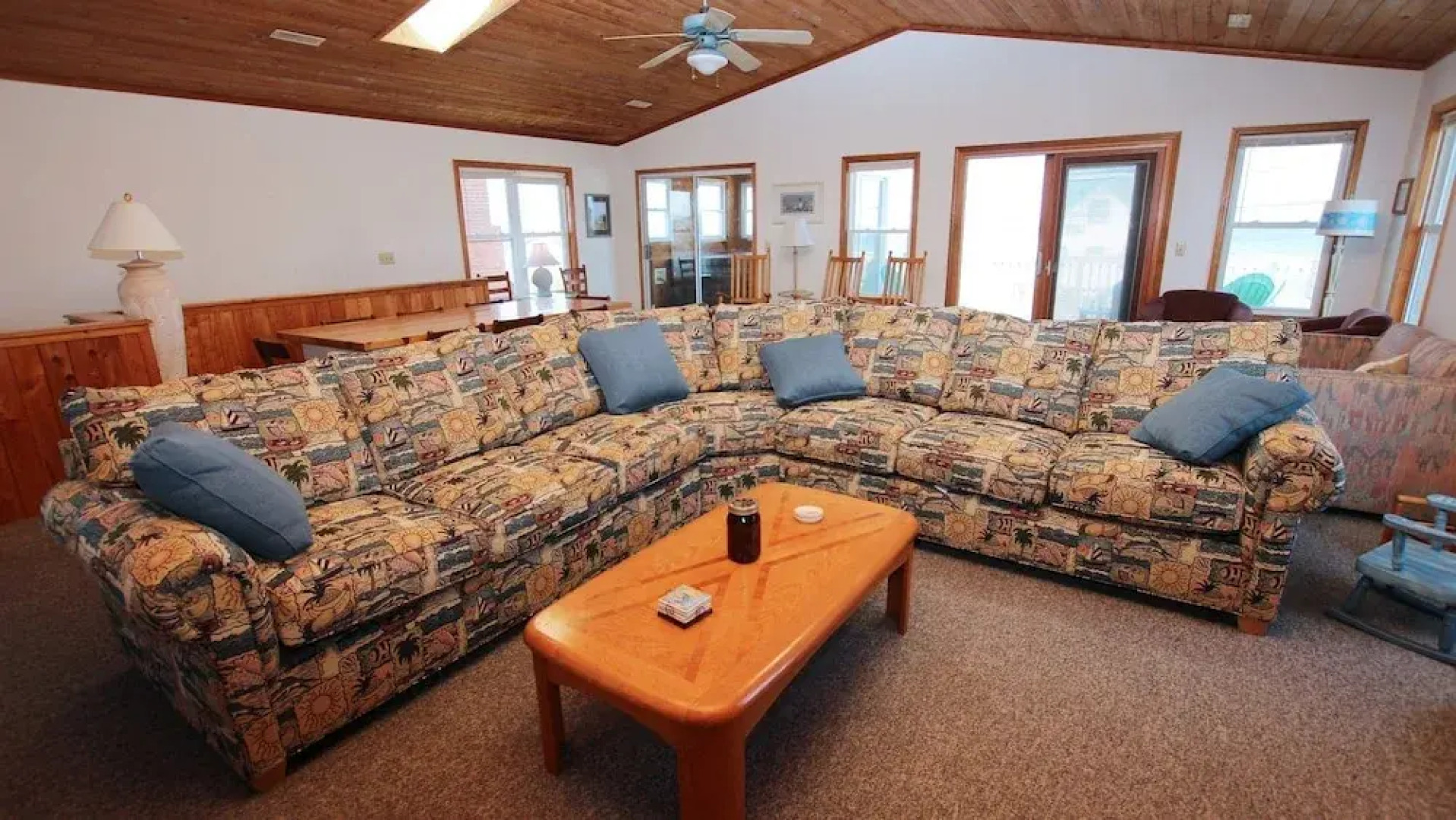 Sweet Virginia Breeze - 5 Br home by RedAwning