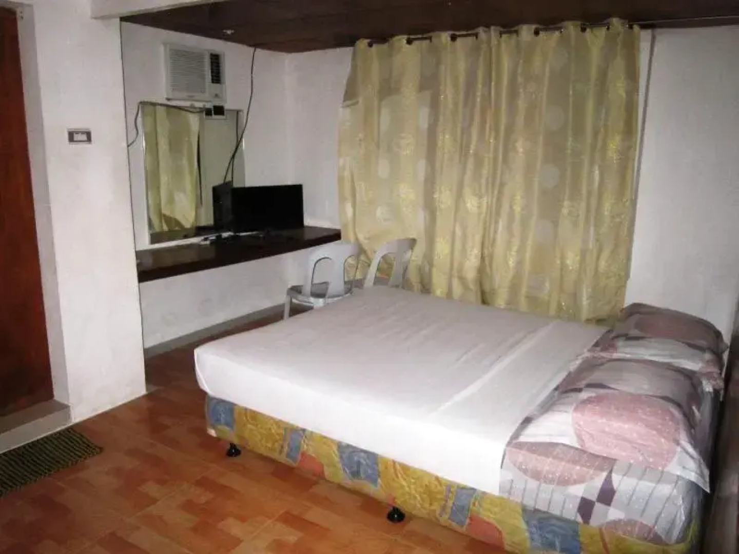 DJ3 Southtown Room and Board Hotel