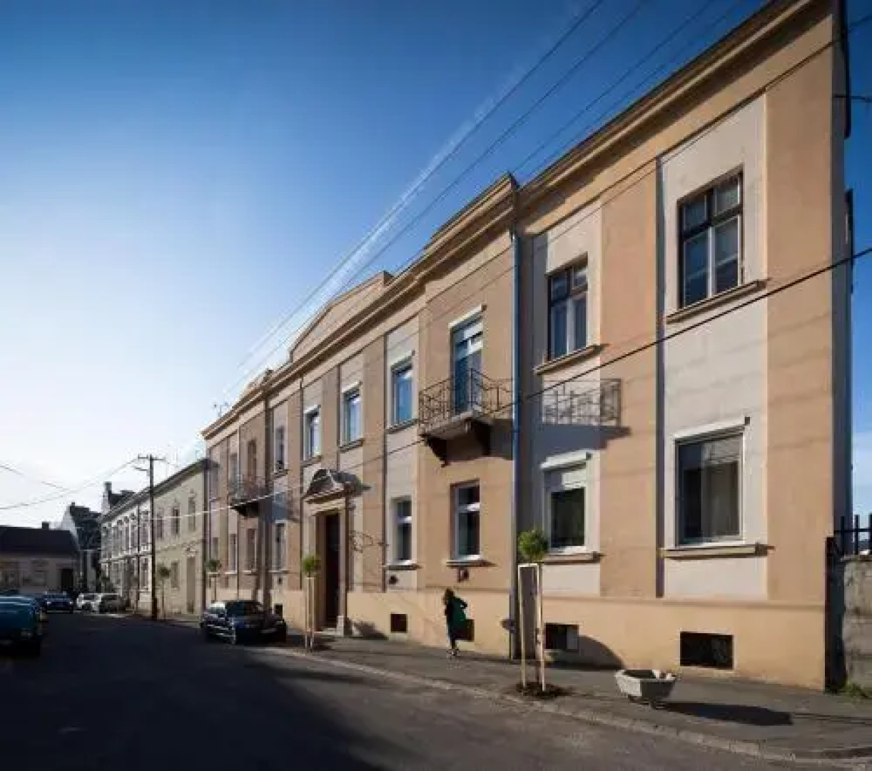 Studio 16
