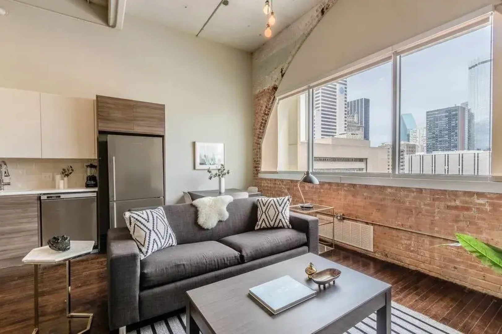 Homey 1BR Unit with Downtown Dallas Views