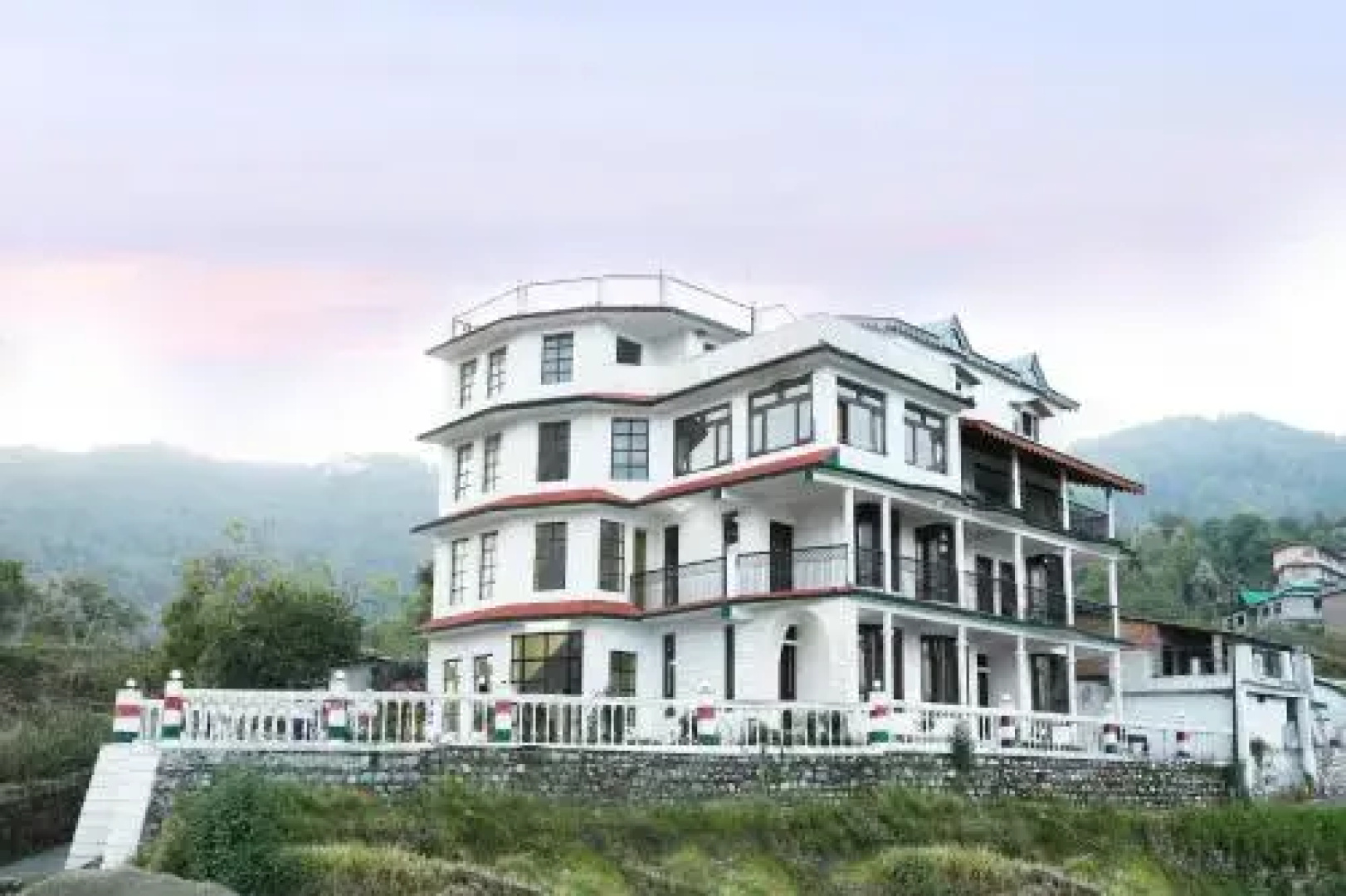 Monal Inn by Nature