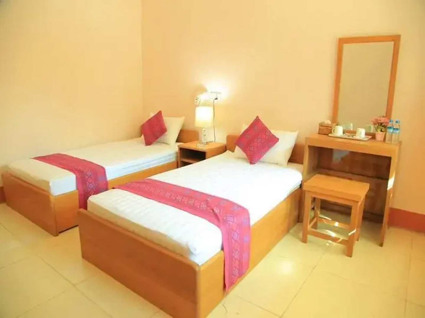 Htal War Hotel