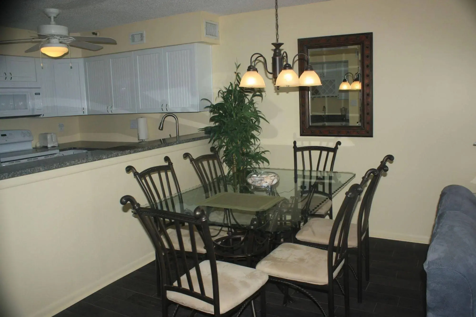 Sea Winds 101 3 Br condo by RedAwning