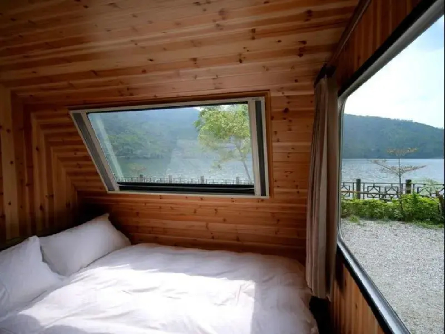 Lake-House Resort