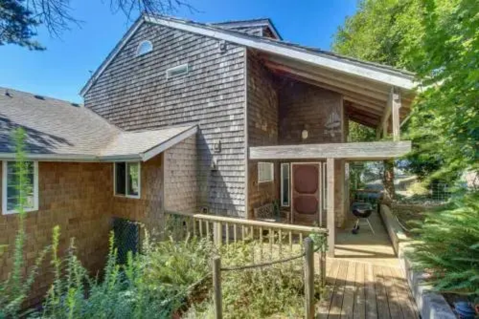 Sandpiper - 4 Br home by RedAwning
