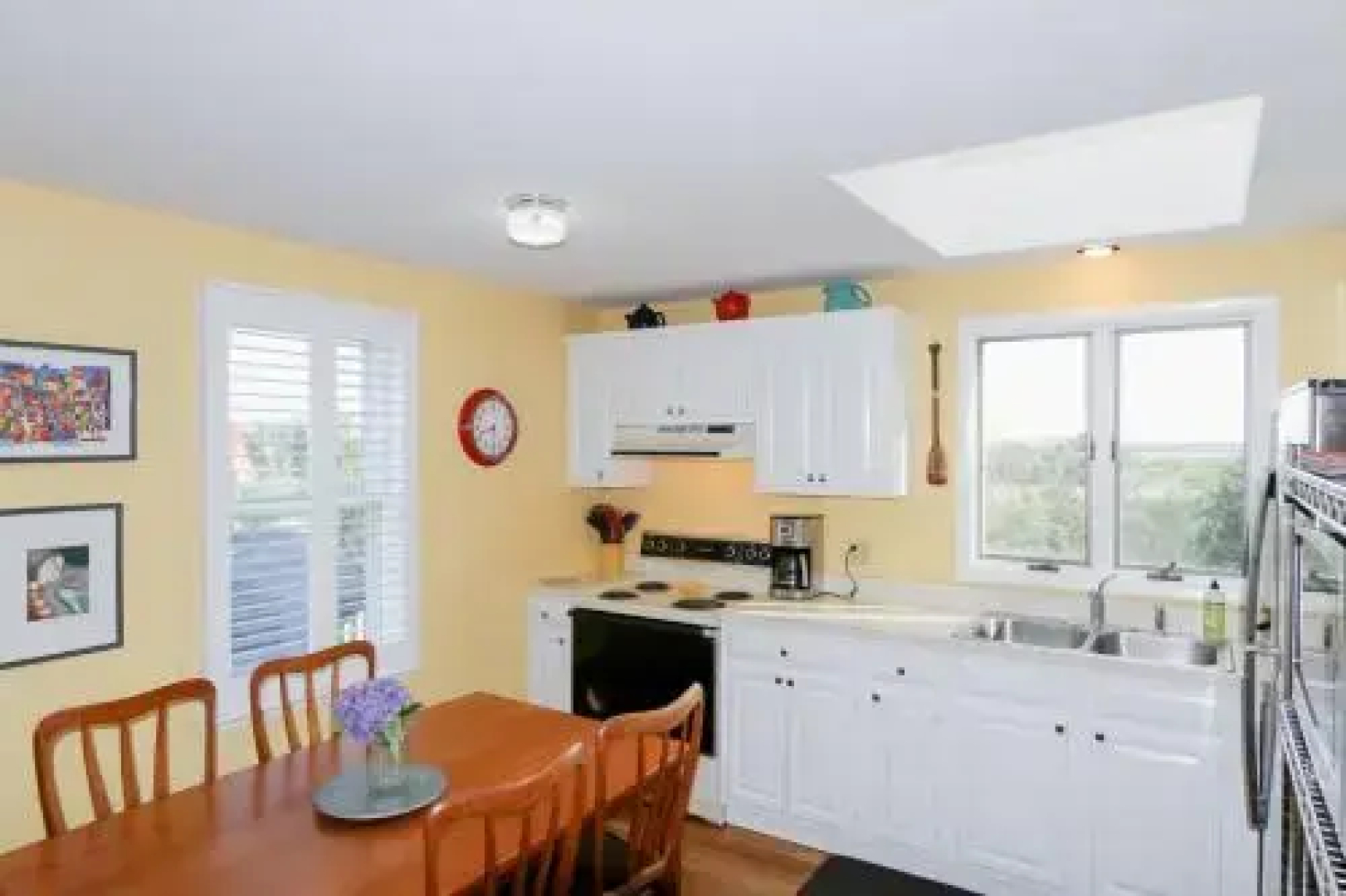 361 Shore Rd House - 3 Br home by RedAwning