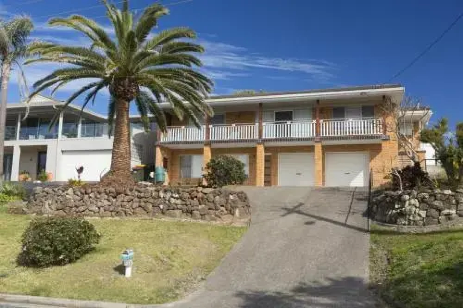 Aqua Palm with Sweeping One Mile Views