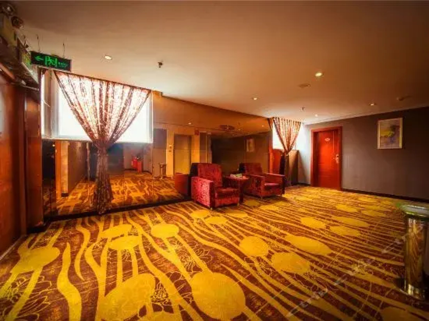 Jingcheng Home Land Hotel