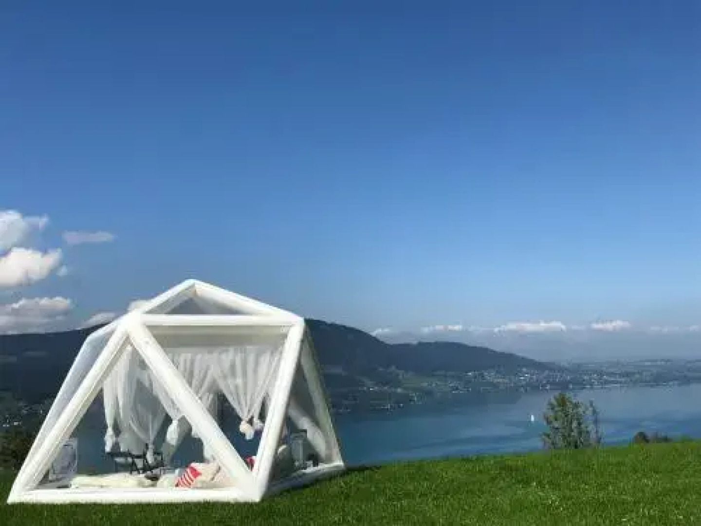 Bubble Tent Hotel
