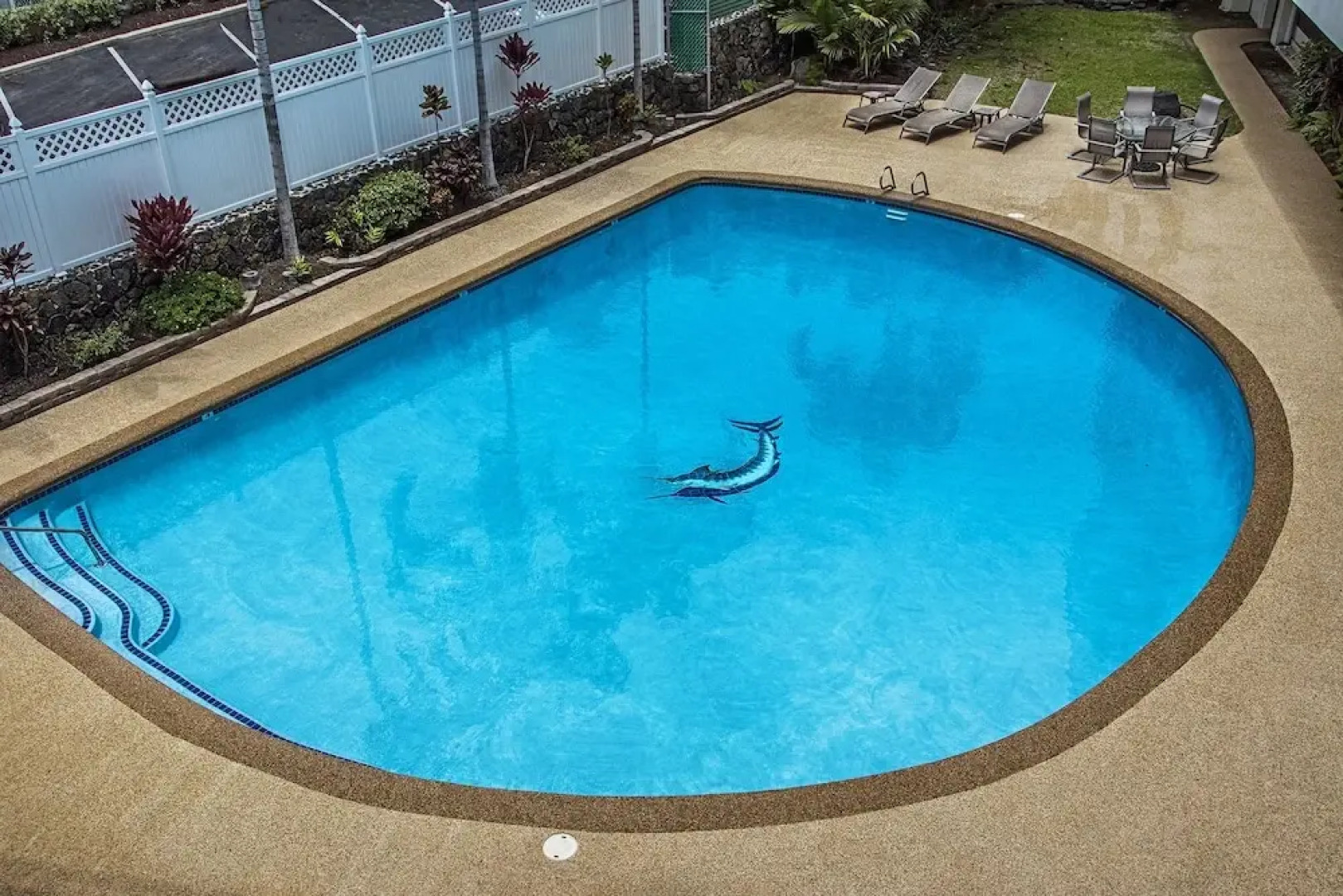 Kona Alii 201 by RedAwning