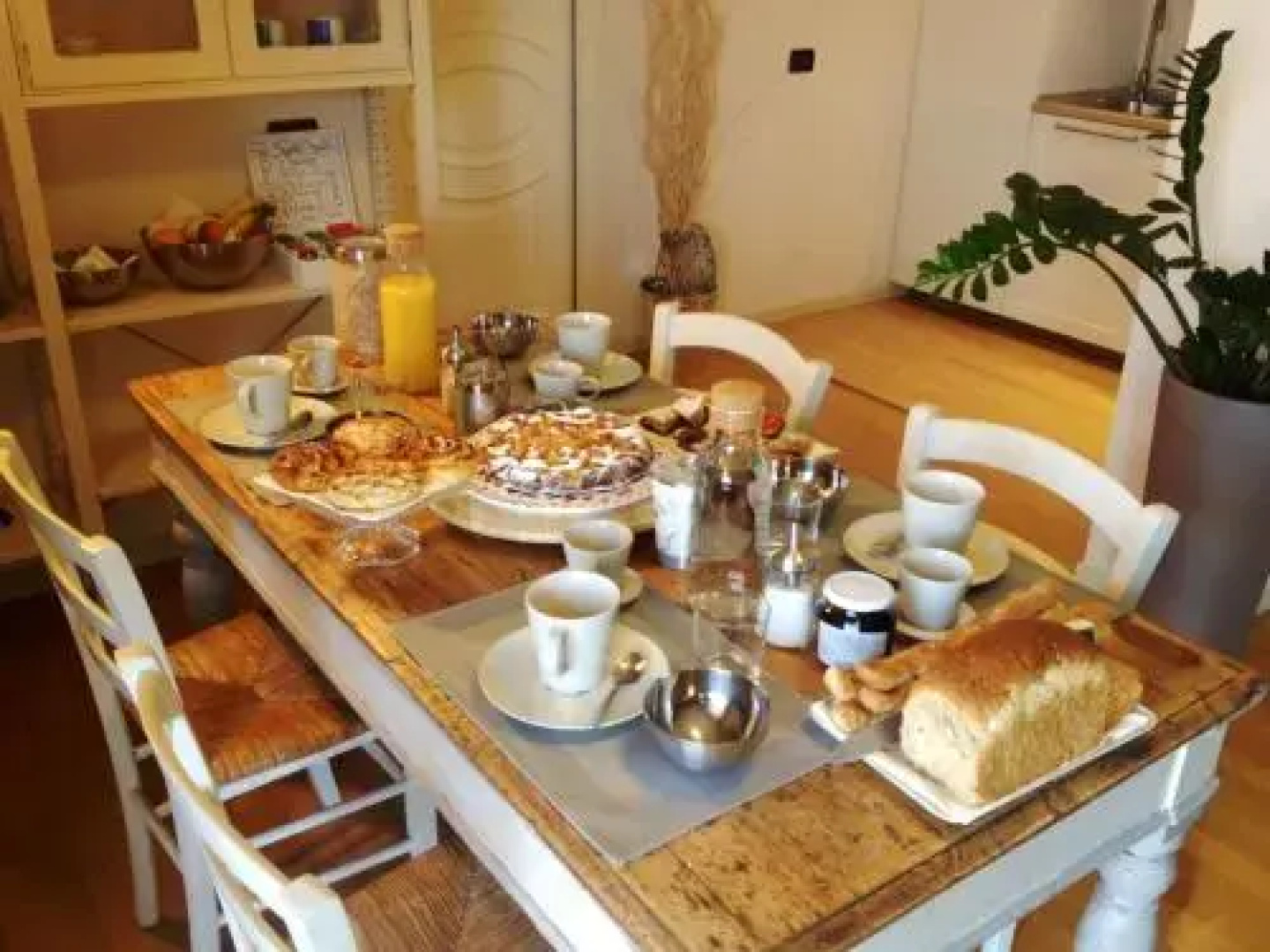 Day By Day Bed  Breakfast