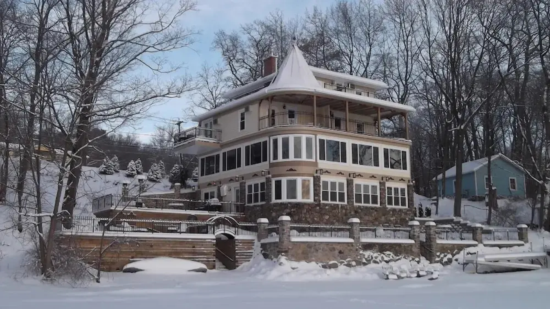 Steamboat Castle Bed and Breakfast