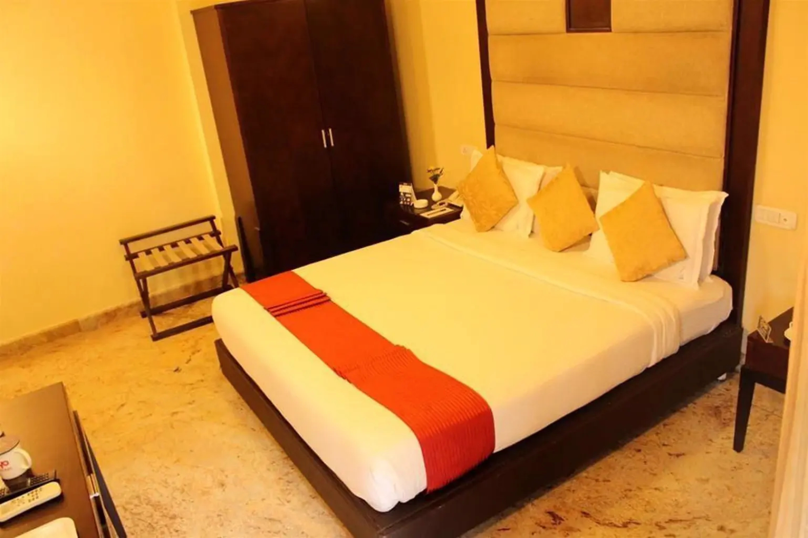 OYO Premium Mysore Nazarbad Road 2