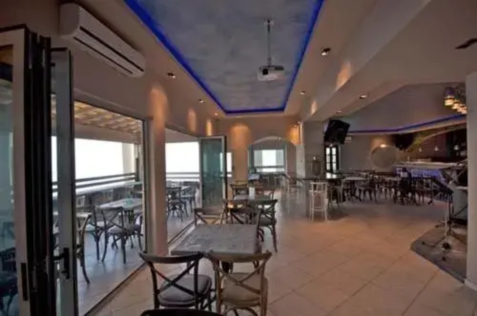 Karaoulanis Beach Aparthotel